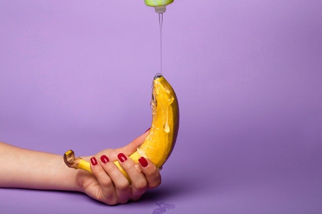 Интимная смазка в постели – выбери оптимальную и оргазм неизбежен