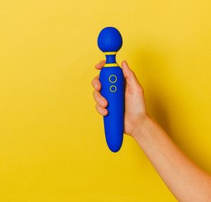 стимуляция члена секс игрушками