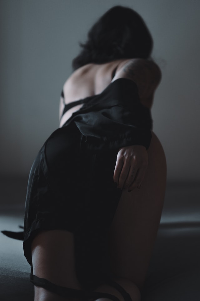 Плюсы позы «мужчина сзади»