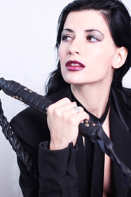 Как стать доминой